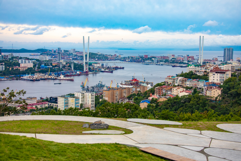 Город на ладони: во Владивостоке готовят к открытию вторую очередь Нагорного парка